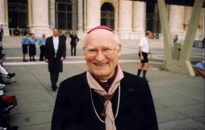 Mons. Cesare Bonicelli vescovo scout